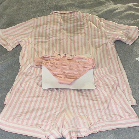 Victoria's Secret Blush and White Striped Pajama model soft Set w/ free panties - Picture 13 of 16